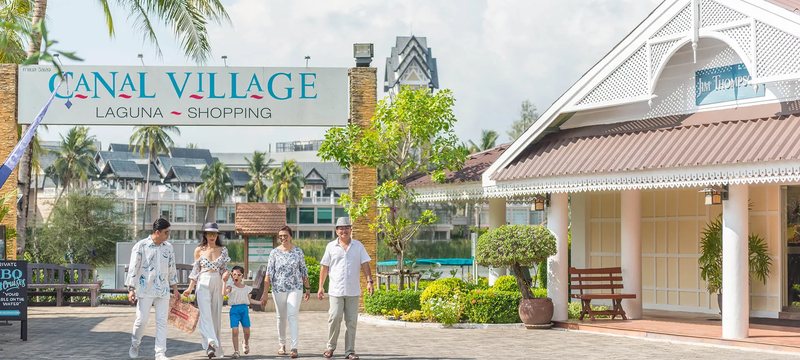 Shopping at Canal Village